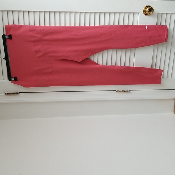 NIKE MATERNITY LEGGINGS - Picture 2 of 7